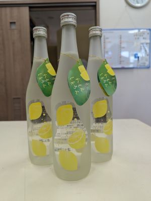 レモネード風味の日本酒、れもんしとろん 純米入荷